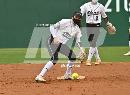 Thumbnail 3 in Clark vs Harlandale (NEISD Tournament) photogallery.