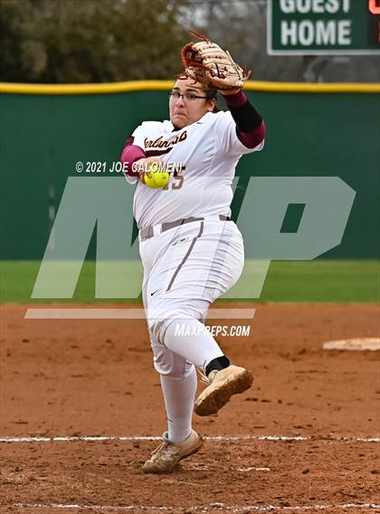Thumbnail 3 in Clark vs Harlandale (NEISD Tournament) photogallery.