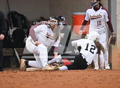 Thumbnail 3 in Clark vs Harlandale (NEISD Tournament) photogallery.
