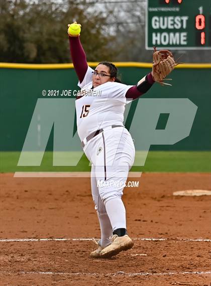 Thumbnail 1 in Clark vs Harlandale (NEISD Tournament) photogallery.