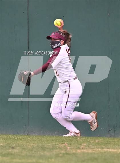 Thumbnail 3 in Clark vs Harlandale (NEISD Tournament) photogallery.