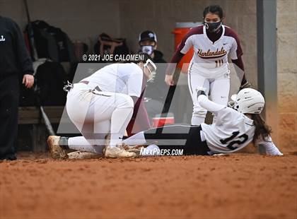 Thumbnail 2 in Clark vs Harlandale (NEISD Tournament) photogallery.