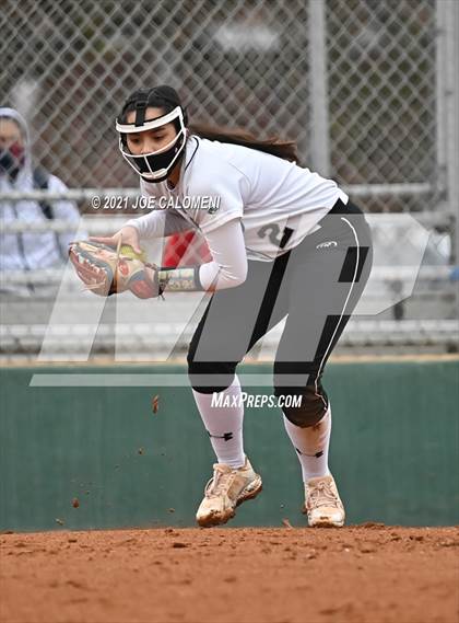 Thumbnail 1 in Clark vs Harlandale (NEISD Tournament) photogallery.