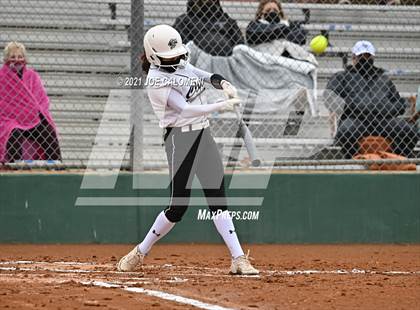 Thumbnail 3 in Clark vs Harlandale (NEISD Tournament) photogallery.