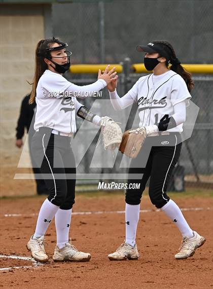 Thumbnail 3 in Clark vs Harlandale (NEISD Tournament) photogallery.
