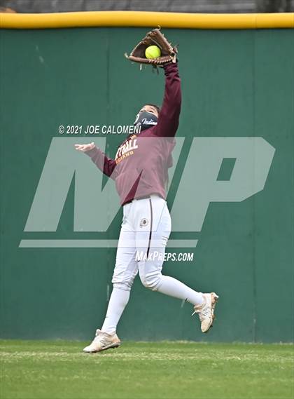 Thumbnail 2 in Clark vs Harlandale (NEISD Tournament) photogallery.