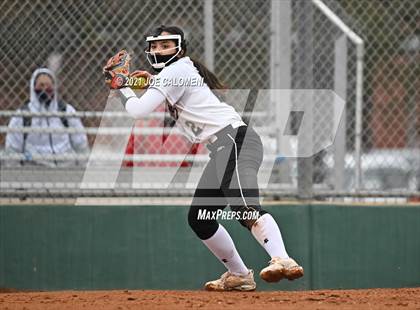 Thumbnail 2 in Clark vs Harlandale (NEISD Tournament) photogallery.