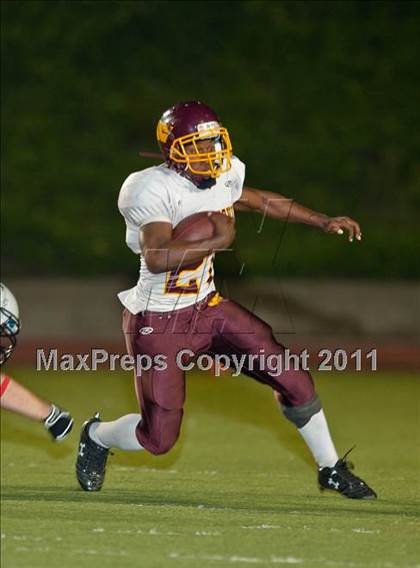 Thumbnail 3 in Glendora vs. West Covina photogallery.