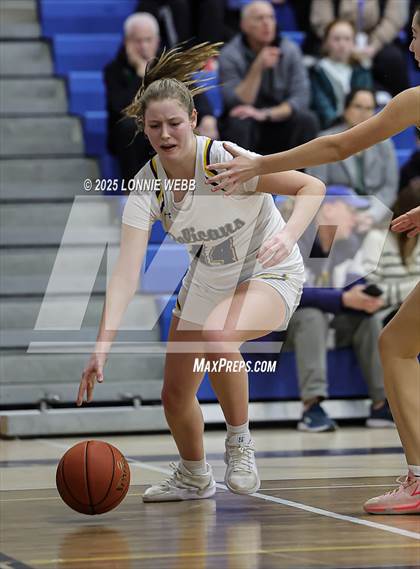 Thumbnail 1 in Irvington @ Pelham Memorial (NYSPHSAA Section 1 Class A Quarter Final) photogallery.
