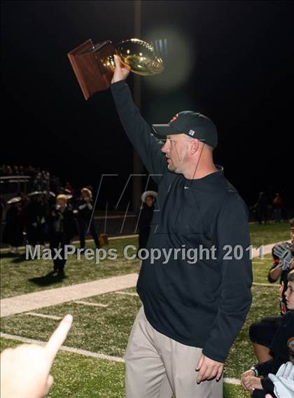 Thumbnail 3 in Van Alstyne vs. Gilmer (3A Division 2 Regional Playoff) photogallery.
