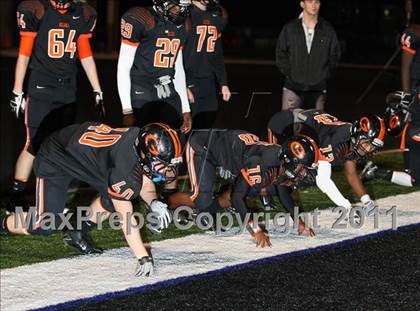 Thumbnail 1 in Van Alstyne vs. Gilmer (3A Division 2 Regional Playoff) photogallery.