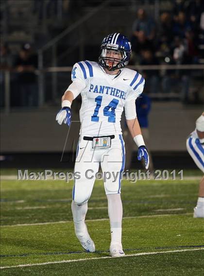 Thumbnail 1 in Van Alstyne vs. Gilmer (3A Division 2 Regional Playoff) photogallery.