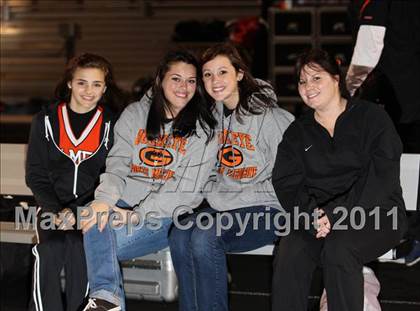 Thumbnail 1 in Van Alstyne vs. Gilmer (3A Division 2 Regional Playoff) photogallery.