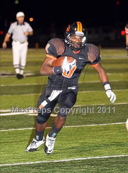 Thumbnail 1 in Van Alstyne vs. Gilmer (3A Division 2 Regional Playoff) photogallery.