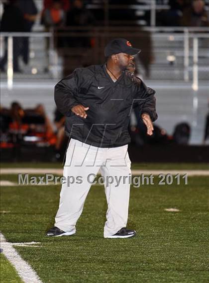 Thumbnail 1 in Van Alstyne vs. Gilmer (3A Division 2 Regional Playoff) photogallery.