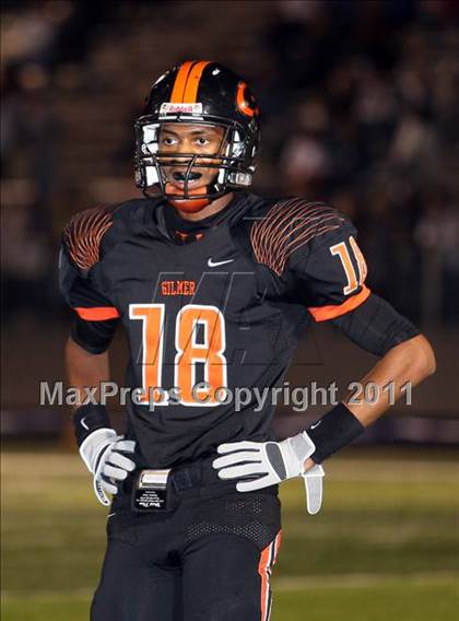 Thumbnail 3 in Van Alstyne vs. Gilmer (3A Division 2 Regional Playoff) photogallery.