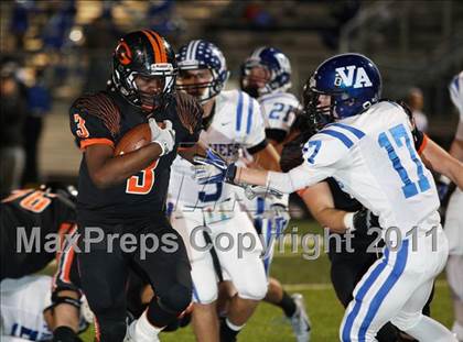 Thumbnail 3 in Van Alstyne vs. Gilmer (3A Division 2 Regional Playoff) photogallery.