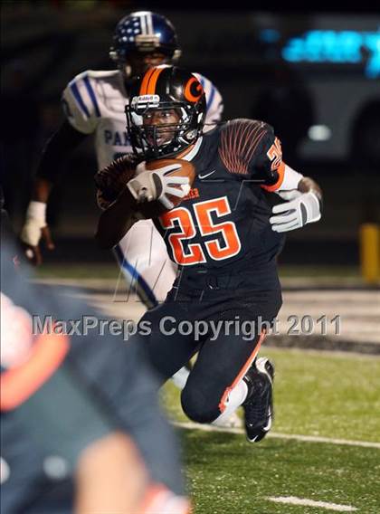 Thumbnail 2 in Van Alstyne vs. Gilmer (3A Division 2 Regional Playoff) photogallery.