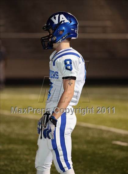 Thumbnail 2 in Van Alstyne vs. Gilmer (3A Division 2 Regional Playoff) photogallery.
