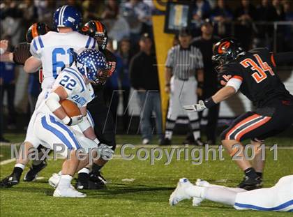 Thumbnail 3 in Van Alstyne vs. Gilmer (3A Division 2 Regional Playoff) photogallery.