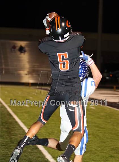 Thumbnail 3 in Van Alstyne vs. Gilmer (3A Division 2 Regional Playoff) photogallery.