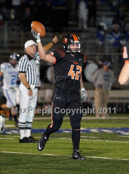 Thumbnail 3 in Van Alstyne vs. Gilmer (3A Division 2 Regional Playoff) photogallery.