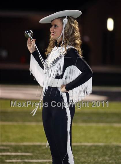 Thumbnail 2 in Van Alstyne vs. Gilmer (3A Division 2 Regional Playoff) photogallery.