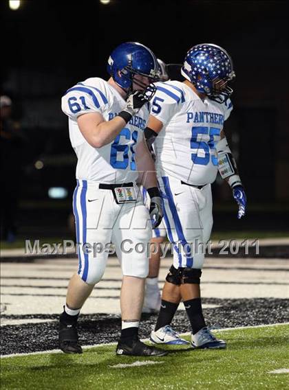 Thumbnail 1 in Van Alstyne vs. Gilmer (3A Division 2 Regional Playoff) photogallery.