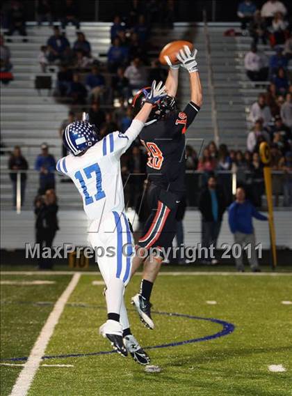 Thumbnail 1 in Van Alstyne vs. Gilmer (3A Division 2 Regional Playoff) photogallery.