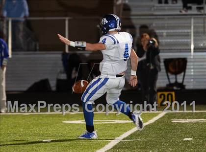 Thumbnail 2 in Van Alstyne vs. Gilmer (3A Division 2 Regional Playoff) photogallery.