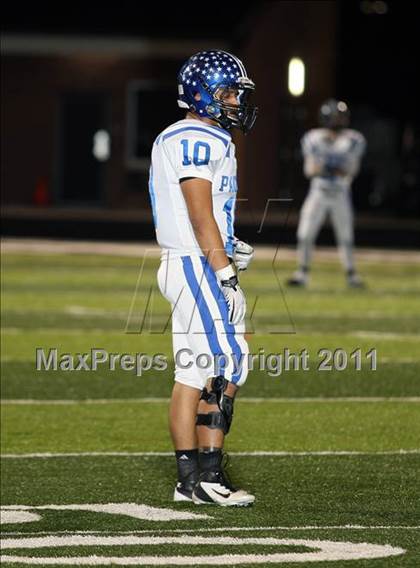 Thumbnail 2 in Van Alstyne vs. Gilmer (3A Division 2 Regional Playoff) photogallery.
