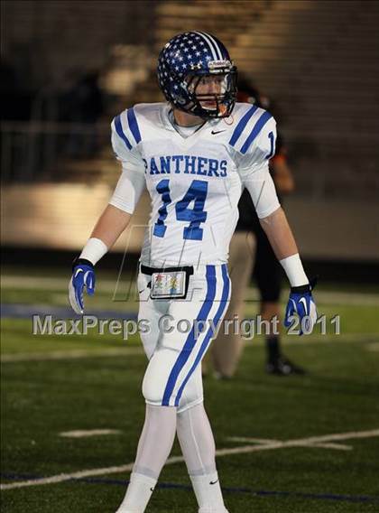 Thumbnail 1 in Van Alstyne vs. Gilmer (3A Division 2 Regional Playoff) photogallery.