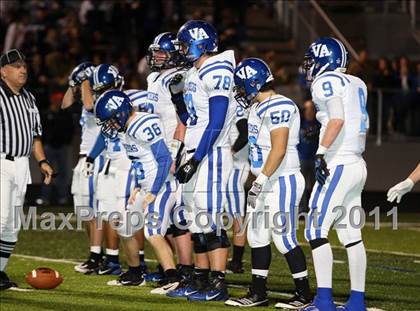 Thumbnail 1 in Van Alstyne vs. Gilmer (3A Division 2 Regional Playoff) photogallery.