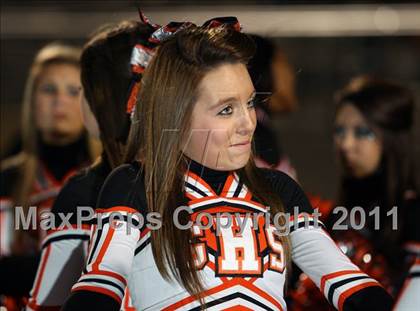 Thumbnail 1 in Van Alstyne vs. Gilmer (3A Division 2 Regional Playoff) photogallery.