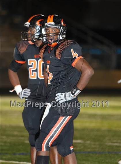 Thumbnail 3 in Van Alstyne vs. Gilmer (3A Division 2 Regional Playoff) photogallery.