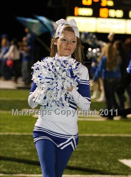 Thumbnail 2 in Van Alstyne vs. Gilmer (3A Division 2 Regional Playoff) photogallery.