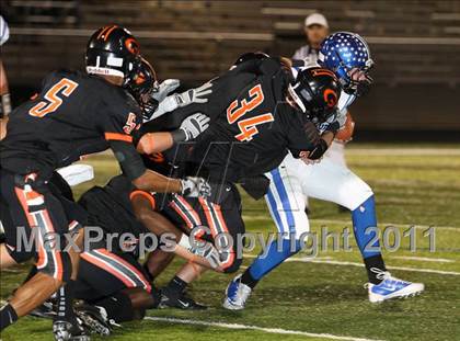 Thumbnail 1 in Van Alstyne vs. Gilmer (3A Division 2 Regional Playoff) photogallery.
