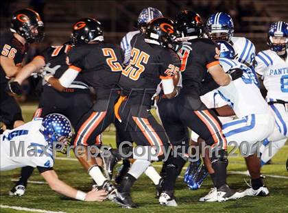 Thumbnail 3 in Van Alstyne vs. Gilmer (3A Division 2 Regional Playoff) photogallery.