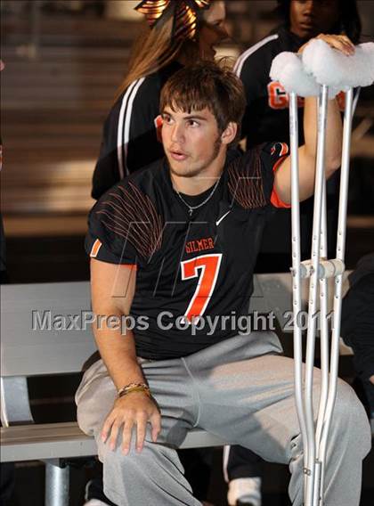 Thumbnail 3 in Van Alstyne vs. Gilmer (3A Division 2 Regional Playoff) photogallery.
