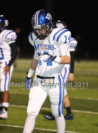 Thumbnail 3 in Van Alstyne vs. Gilmer (3A Division 2 Regional Playoff) photogallery.