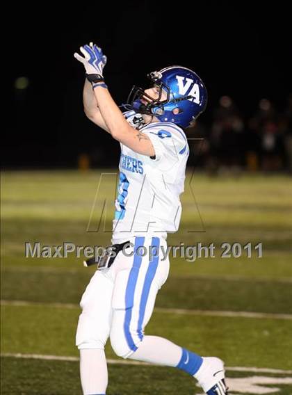 Thumbnail 2 in Van Alstyne vs. Gilmer (3A Division 2 Regional Playoff) photogallery.