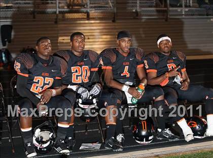 Thumbnail 2 in Van Alstyne vs. Gilmer (3A Division 2 Regional Playoff) photogallery.