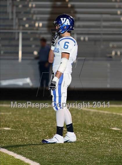 Thumbnail 3 in Van Alstyne vs. Gilmer (3A Division 2 Regional Playoff) photogallery.