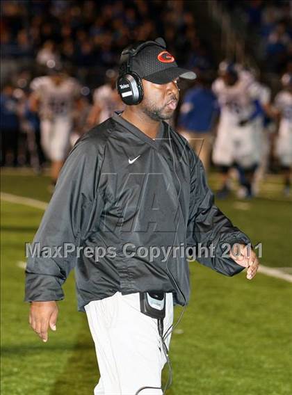 Thumbnail 3 in Van Alstyne vs. Gilmer (3A Division 2 Regional Playoff) photogallery.