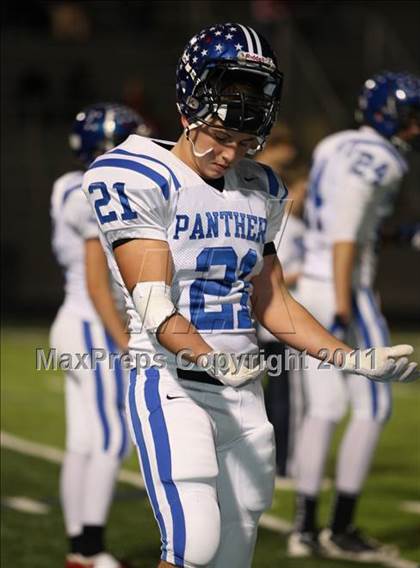 Thumbnail 2 in Van Alstyne vs. Gilmer (3A Division 2 Regional Playoff) photogallery.