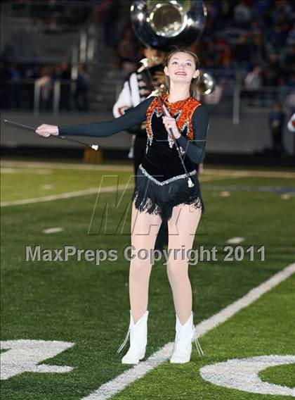 Thumbnail 3 in Van Alstyne vs. Gilmer (3A Division 2 Regional Playoff) photogallery.