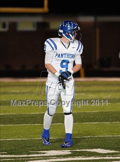 Thumbnail 3 in Van Alstyne vs. Gilmer (3A Division 2 Regional Playoff) photogallery.