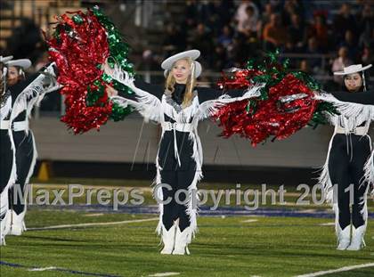 Thumbnail 2 in Van Alstyne vs. Gilmer (3A Division 2 Regional Playoff) photogallery.