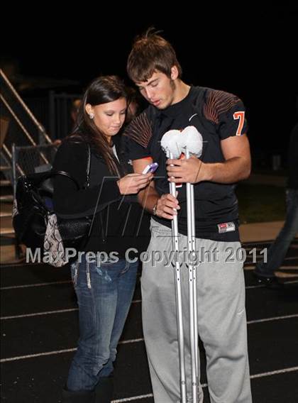 Thumbnail 2 in Van Alstyne vs. Gilmer (3A Division 2 Regional Playoff) photogallery.