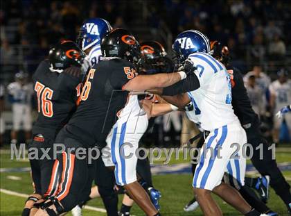 Thumbnail 1 in Van Alstyne vs. Gilmer (3A Division 2 Regional Playoff) photogallery.